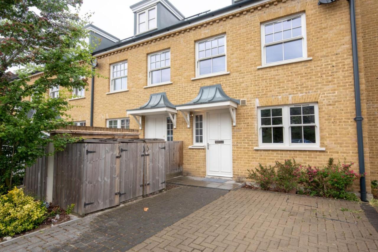 Lovely 4 Bed With Ensuite Free Wifi Off Street Parking In Sutton Morden (Greater London) Exterior photo