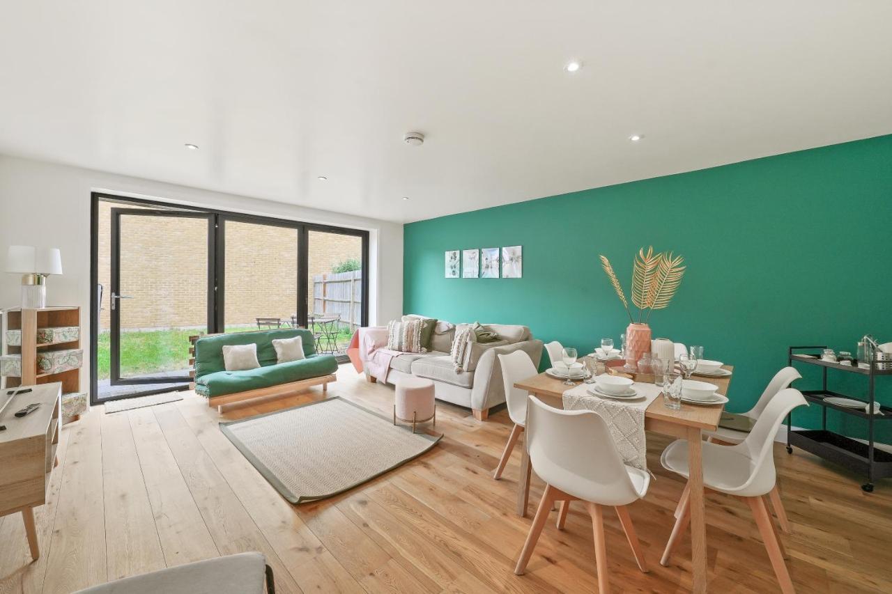 Lovely 4 Bed With Ensuite Free Wifi Off Street Parking In Sutton Morden (Greater London) Exterior photo
