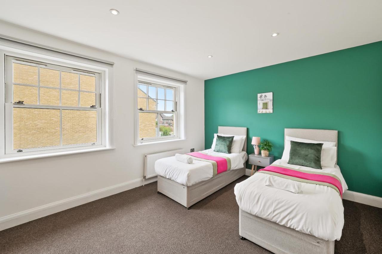 Lovely 4 Bed With Ensuite Free Wifi Off Street Parking In Sutton Morden (Greater London) Exterior photo