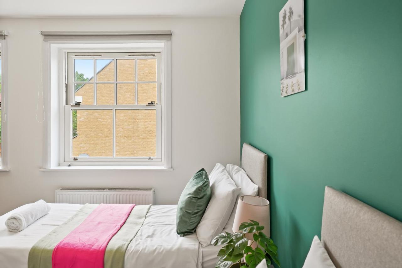 Lovely 4 Bed With Ensuite Free Wifi Off Street Parking In Sutton Morden (Greater London) Exterior photo